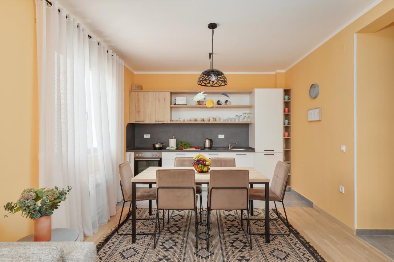 Premium-Designed Apartments Tivat Exterior photo