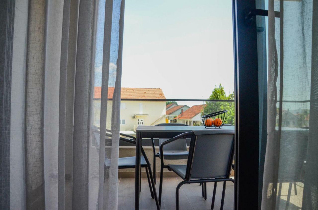 Premium-Designed Apartments Tivat Exterior photo